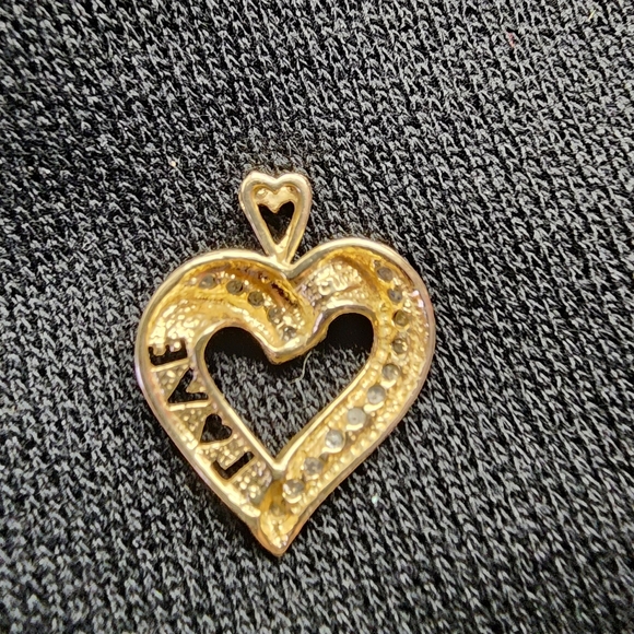 Natural Diamonds 10k yellow gold Love heart pendant - Picture 12 of 12